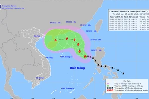 Hình ảnh mới nhất về đường đi của cơn bão số 7.
