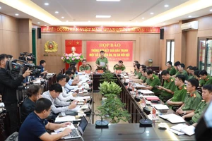 Quang cảnh buổi họp báo.