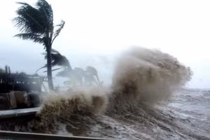 Bão số 2 đang tiến gần đất liền nước ta. Ảnh minh họa.