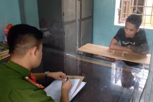 Đỗ Văn Đức làm việc với cơ quan công an.