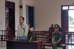 Bị cáo Hoàng Anh Kim tại phiên tòa xét xử. 