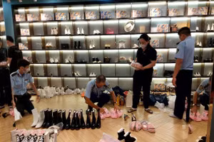 Nhiều hàng hóa có dấu hiệu giả mạo nhãn hiệu tại TRANG NEMO STYLE.