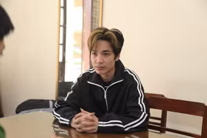 Đối tượng Đoàn Anh Tú tại cơ quan công an.