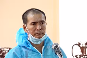 Bị cáo Vi Văn Khanh tại phiên tòa xét xử.