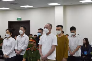 Các bị cáo tại phiên tòa xét xử ngày 17/9/2022