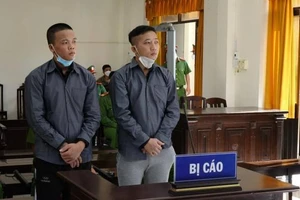 2 bị cáo tại phiên tòa xét xử.