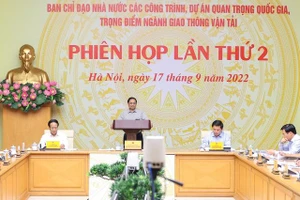 Toàn cảnh phiên họp Ban Chỉ đạo Nhà nước về các công trình, dự án quan trọng quốc gia, trọng điểm ngành GTVT. Ảnh: VGP.