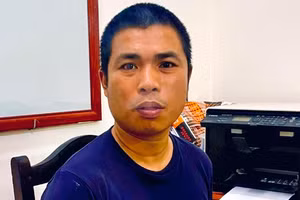 Hoàng Ngọc Chiến tại cơ quan công an.