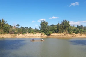 Đời sống người dân làng du lịch cộng đồng Kon Kơ Tu phụ thuộc vào sông Đăk Bla.