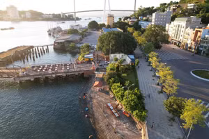 Cận cảnh cảng tàu khách Hòn Gai Vinashin thành điểm ăn nhậu