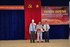 Trường Đại học SP Kỹ thuật Vĩnh Long tuyên dương sinh viên đoạt giải các Cuộc thi Olympic và Tin học văn phòng Thế giới.