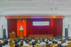 Toàn cảnh hội nghị tập huấn công tác coi thi TN. THPT năm 2023. (Ảnh:Trọng Nhân)