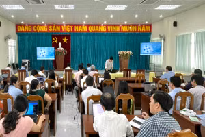 An Giang tập huấn bồi dưỡng chuyên môn cho giáo viên dạy Tin học cấp THPT.