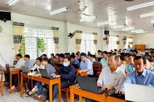 An Giang tập huấn nâng cao chuyên môn cho giáo viên dạy Tin học cấp tiểu học.