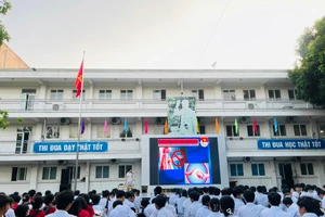 Buổi tuyên truyền về tác hại của thuốc lá tới học sinh tại Trường THPT Phúc Lợi, quận Long Biên, Hà Nội. 