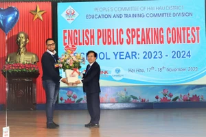 Vòng chung khảo hội thi Hùng biện Tiếng Anh cấp huyện năm học 2023-2024 được huyện Hải Hậu tổ chức trong hai ngày 17 và 18/11.