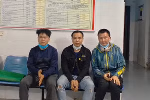 Ba người Trung Quốc nhập cảnh trái phép bị bắt giữ.