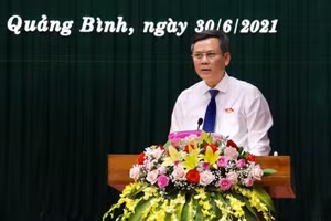 Ông Trần Thắng phát biểu tại kỳ họp thứ nhất HĐND tỉnh Quảng Bình khóa XVIII nhiệm kỳ 2021 - 2026