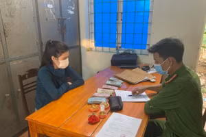 Đối tượng Hoàng Thị Hằng (con gái bà Lựu) cùng tài sản vụ trộm tại cơ quan Công an.