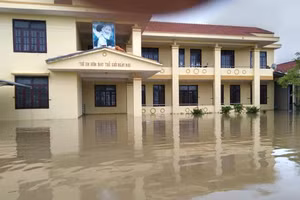 Trường Mầm non Xuân Thủy (Lệ Thủy) bị ảnh hưởng do mưa lũ.