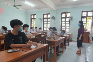 Lớp 9 và lớp 12 các trường học tại Quảng Bình sẽ lùi thời gian dạy học thông qua Đài Phát thanh - Truyền hình Quảng Bình cho đến khi có thông báo mới.