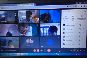 Trường THCS Thị trấn Đồi Ngô số 2 duy trì học trực tuyến.