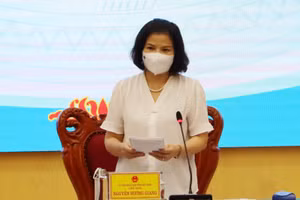 Chủ tịch UBND tỉnh Bắc Ninh Nguyễn Hương Giang chủ trì hội nghị.