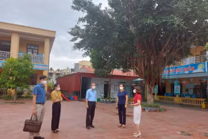  Đoàn kiểm tra số 1 kiểm tra tại trường Mầm non Hồng Giang (huyện Lục Ngạn).