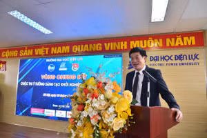 TS Nguyễn Lê Cường – Phó Hiệu trưởng Trường Đại học Điện lực - Trưởng Ban giám khảo phát biểu khai mạc chung kết cuộc thi.