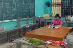 Học sinh Trung tâm GDNN- GDTX Lục Ngạn sinh hoạt trong khu cách ly của Nhà trường.