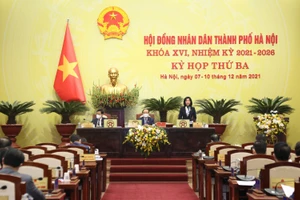 Quang cảnh kỳ họp sáng 8/12.