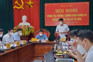 Thứ trưởng Bộ Y tế Đỗ Xuân Tuyên phát biểu tại buổi làm việc với thị xã Từ Sơn.