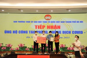 Tại chương trình đã tiếp nhận ủng hộ của 3 đơn vị, tổ chức, cá nhân hỗ trợ công tác phòng, chống dịch bệnh Covid -19.