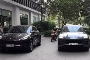 Hình ảnh 2 chiếc xe có cùng biển số.