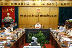 Quang cảnh buổi làm việc về công tác phòng chống dịch tại Bắc Giang chiều 30/5.