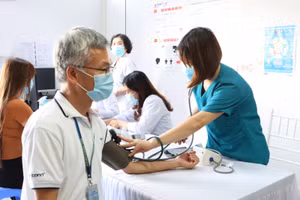 Chiều 27/5 nhiều công nhân khu công nghiệp Bắc Ninh đã được tiêm vắc xin phòng Covid-19.