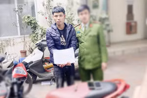 Nguyễn Gia Đức tại cơ quan công an.