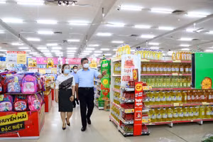 Đại diện Siêu thị Lan Chi khẳng định sẽ cung cấp đầy đủ các mặt hàng thiết yếu phục vụ nhu cầu tiêu dùng của người dân.