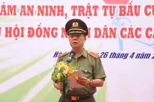 Thiếu tướng Đào Thanh Hải phát biểu tại buổi lễ phát động. 