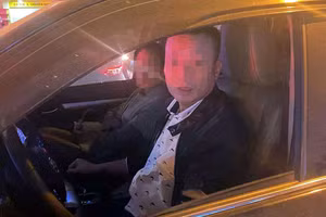 Nam tài xế điều khiển xe bán tải nhãn hiệu Toyota biển kiếm soát  29C-583.XX.