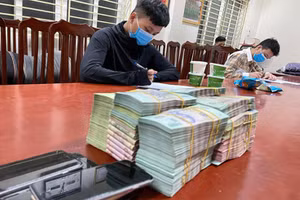 Nguyễn Văn Thành và Hoàng Văn Trọng cùng số tiền 800 triệu đồng.