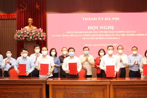 Ký kết Thỏa thuận hợp tác giữa Bộ GTVT và TP. Hà Nội cùng các tỉnh liên quan về triển khai tuyến đường vành đai 4.