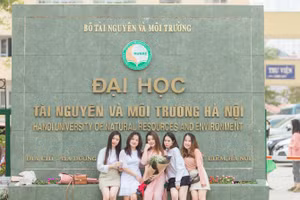 Sinh viên Trường Đại học Tài nguyên và Môi trường Hà Nội. Ảnh chụp trước 27/4