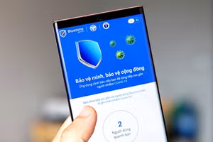 Ứng dụng Bluezone trên điện thoại.