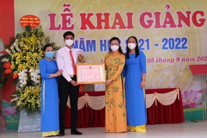 Ngành Giáo dục Bắc Giang khai giảng năm học mới, an toàn phòng chống dịch.