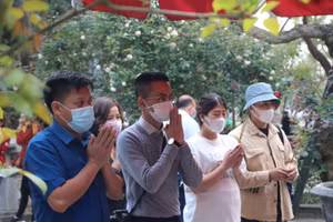 Cán bộ, công chức, viên chức bị nghiêm cấm đi lễ hội, chùa...trong giờ làm việc (Ảnh minh họa).