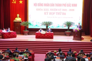 Quang cảnh kỳ họp.