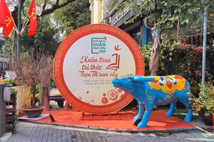 Phố Sách Xuân Tân Sửu 2021 được mở cửa từ sáng ngày mùng 3 Tết với nhiều phần quà hấp dẫn.