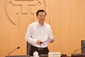 Ủy viên Bộ Chính trị, Bí thư Thành ủy Hà Nội Đinh Tiến Dũng.