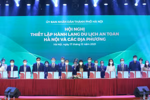 Ký kết hợp tác phát triển du lịch an toàn giữa các cơ quan quản lý nhà nước về du lịch trong trạng thái bình thường mới.